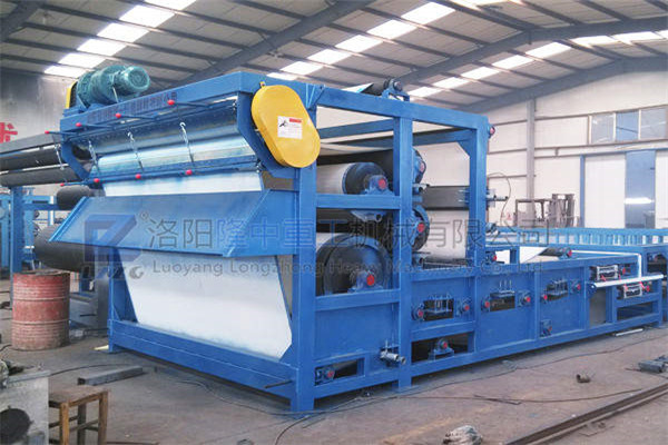 帶式污泥壓濾機環(huán)保處理污泥，洗砂場怎能不愛？