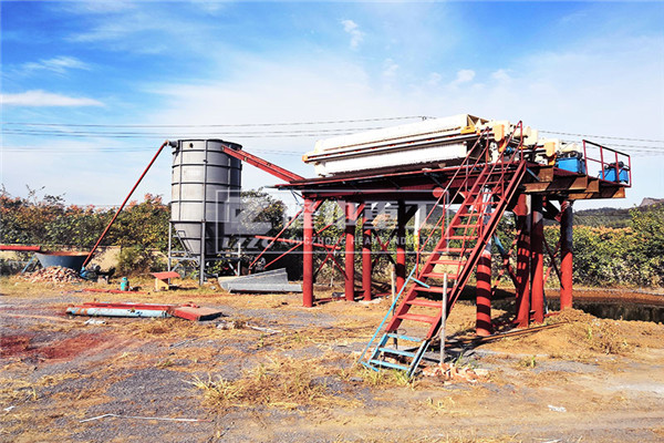 尾砂回收成細砂需要污泥壓濾機，隆中設(shè)備價格如何